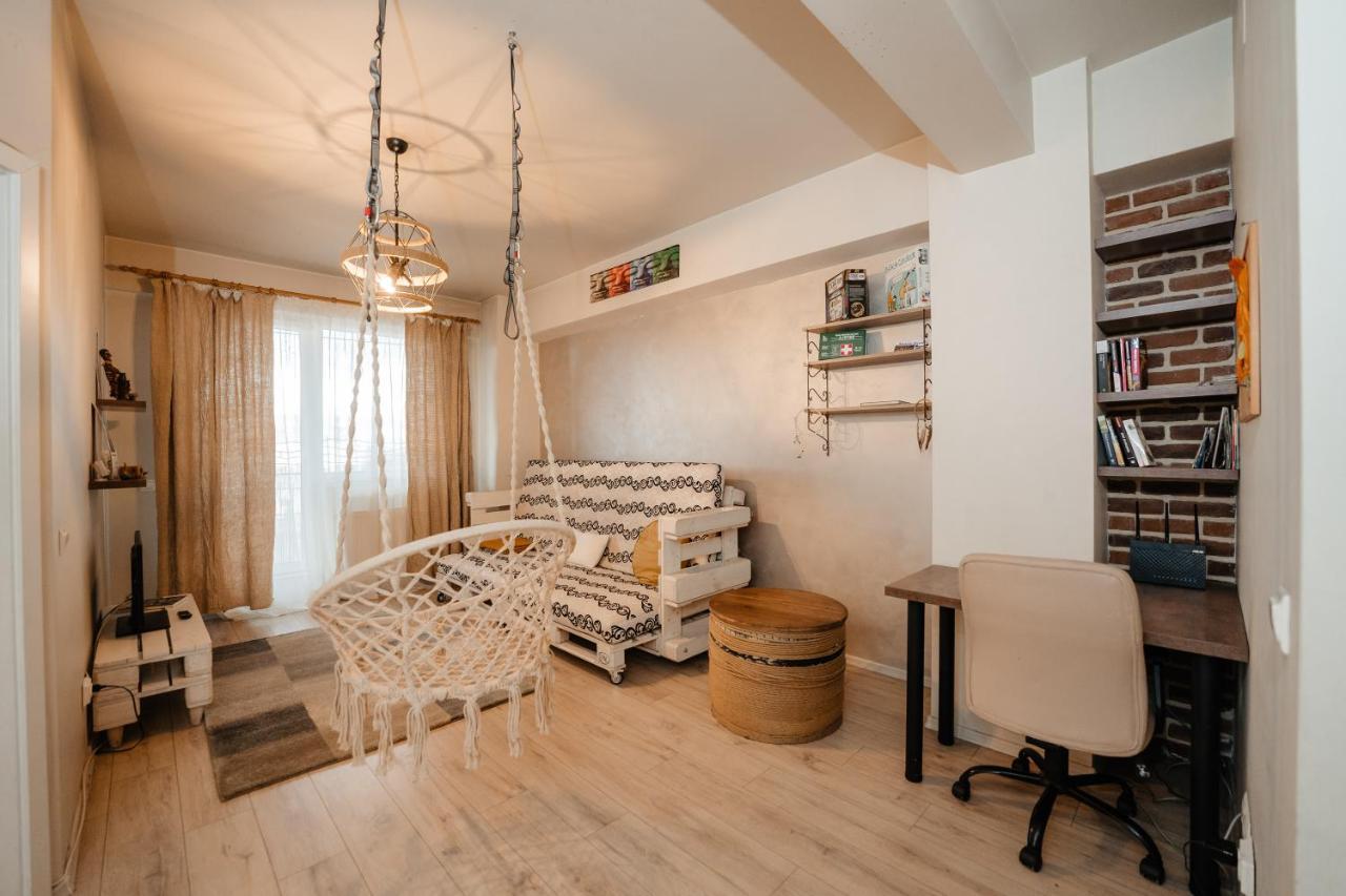 Bright And Cozy Design Apt With Office Apartment Cluj-Napoca Exterior photo